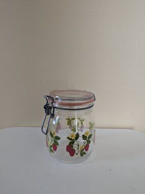 ARC FRANCE 1960s STRAWBERRY PRINT VINTAGE CLAMP GLASS JAR